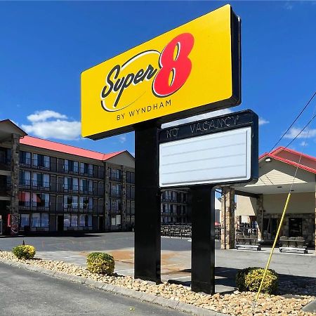 Hotel Super 8 By Wyndham Pigeon Forge Downtown Extérieur photo