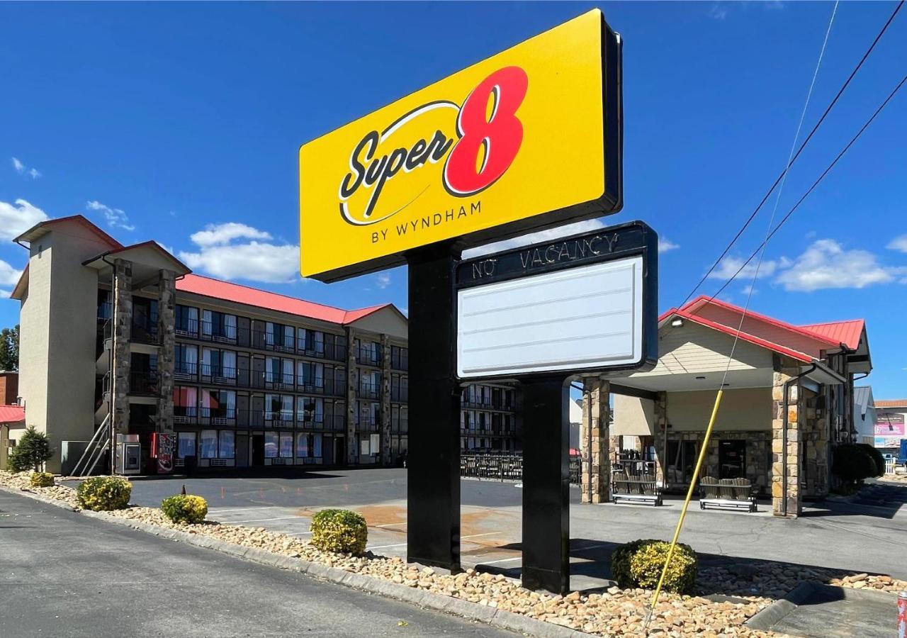 Hotel Super 8 By Wyndham Pigeon Forge Downtown Extérieur photo