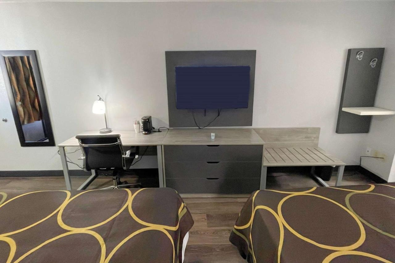 Hotel Super 8 By Wyndham Pigeon Forge Downtown Extérieur photo
